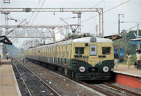 கடற்கரை-தாம்பரம் இடையே நாளை பல மின்சார ரெயில்கள் ரத்து