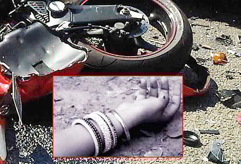 சுரண்டை அருகே மோட்டார் சைக்கிள்கள் மோதல்; பெண் பலி 2 பேர் படுகாயம்