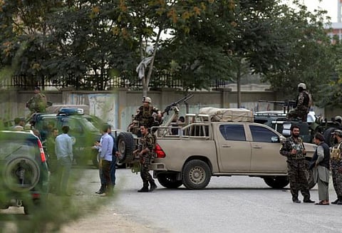 ஆப்கானிஸ்தானில் மந்திரி அலுவலக வாசலில் தற்கொலை படை தாக்குதல்