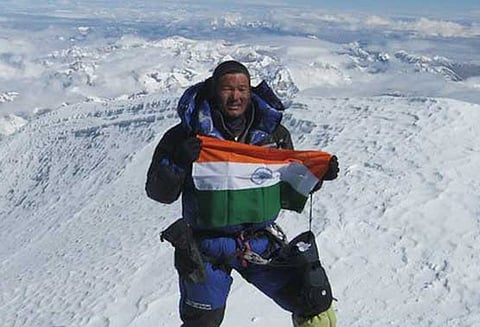 இமயமலையில் பிரபல மலையேற்ற வீரர் மாயம்