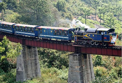 நீலகிரி மலை ரெயிலால் கடந்த ஆண்டில் ரூ.26 கோடி இழப்பு; மக்களவையில் தகவல்