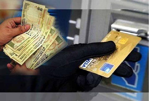 ஏ.டி.எம். கார்டை மாற்றி கொடுத்து ரூ.38 ஆயிரம் அபேஸ்