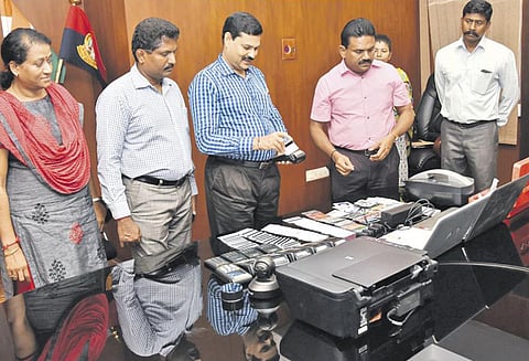 சென்னையில், போலி ஏ.டி.எம். கார்டுகள் தயாரித்து ரூ.5 லட்சம் சுருட்டல் மோசடி ஆசாமி கைது