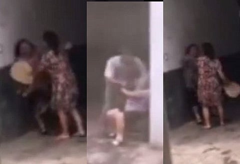 மனைவியுடன் இணைந்து பெற்ற தாய்க்கு புல்லை சாப்பிட கொடுத்த மகன்