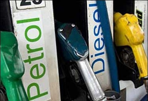 சென்னையில் பெட்ரோல் விலை லிட்டர் ஒன்றிற்கு ரூ.79.33க்கு விற்பனை