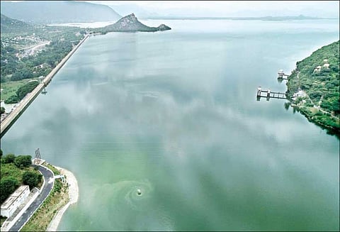 மேட்டூர் அணை நீர்மட்டம் 120.40 அடியாக உயர்வு: 75 ஆயிரம் கனஅடி நீர் திறப்பால் காவிரி ஆற்றில் வெள்ளப்பெருக்கு