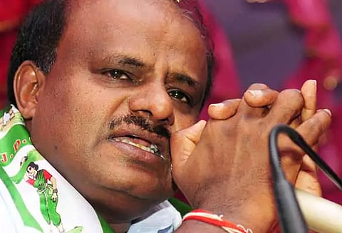 நாடாளுமன்ற தேர்தல் கூட்டணி குறித்து குமாரசாமி கருத்து - ‘காங்கிரஸ் எங்களை எப்படி நடத்துகிறது என்பதை பொறுத்தது’