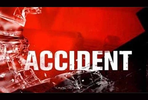 டிராக்டர் கவிழ்ந்து கூலித்தொழிலாளி பலி