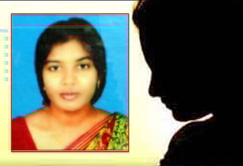 தொடர்ந்து இரவு பணி வழங்கியதால் மனஉளைச்சல்: நர்சு தூக்குப்போட்டு தற்கொலை