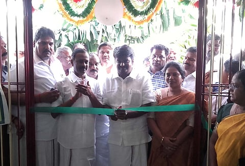 கிராமப்புறங்களில் சுகாதார மருத்துவ வசதிகளை செய்து தருவதில் தமிழகம் முதலிடம் பெற்றுள்ளது