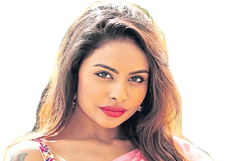 நடிகை ஸ்ரீரெட்டி மீது அவதூறு வழக்கு தொடருவேன்’’ - டைரக்டர் வாராகி பேட்டி