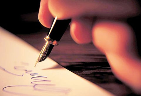 கைதிக்கு நள்ளிரவில் ஜாமீன் வழங்கிய ஐகோர்ட்டு நீதிபதி தீர்ப்பை கையால் எழுதி ஜெயிலுக்கு அனுப்பினார்