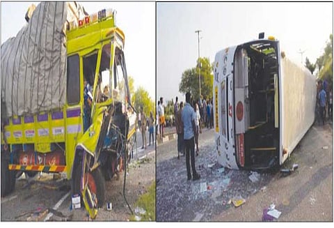 லாரி மோதியதில் தனியார் நிறுவன பஸ் கவிழ்ந்தது