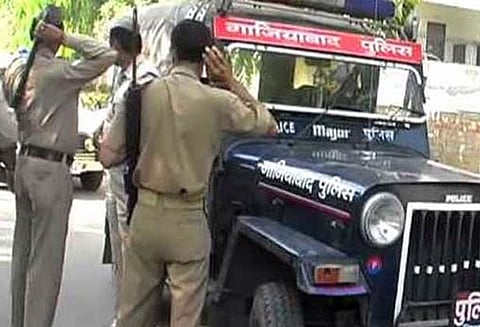 டெல்லியில் 2 வருடங்களுக்கு முன் கடத்தப்பட்ட 4 வயது சிறுவன் மர பெட்டியில் எலும்பு கூடாக மீட்பு