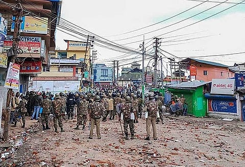 ஷில்லாங்கில் மீண்டும் வன்முறை: ஆயிரம் துணை ராணுவ வீரர்கள் விரைவு