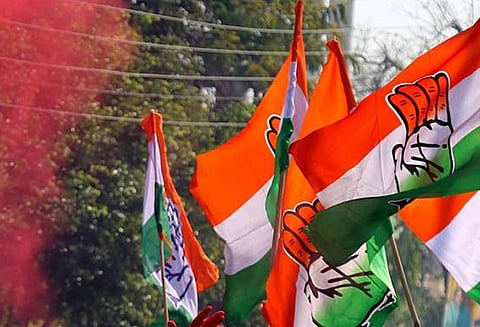 விவசாயிகள் பிரச்சனைகளுக்காக தீக்குளிக்க முயற்சித்த இரண்டு காங்கிரஸ் எம்.எல்.ஏ.க்கள்