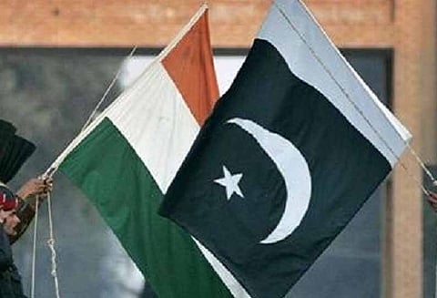 இந்த வருடம் மட்டும் இந்தியா 1077 முறை போர் விதி முறை மீறல் பாகிஸ்தான் குற்றச்சாட்டு