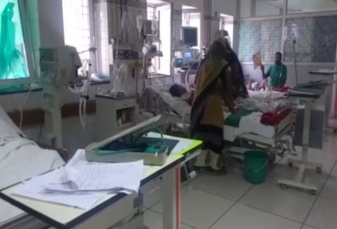 அரசு மருத்துவமனையில் ஏ.சி வேலை செய்யாததால் ஒரே நாளில் 5 பேர் உயிரிழப்பு