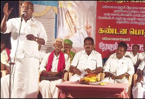 கொள்ளிடம் ஆற்றில் மணல் குவாரி அமைக்கும் திட்டத்தை அரசு கைவிட வேண்டும்