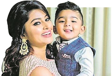 “குழந்தைக்கு அம்மாவாக இருப்பது பெரிய விஷயம்” -நடிகை சினேகா