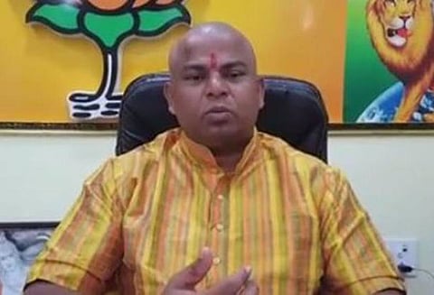 ஓட்டுக்காக பிச்சை எடுப்பவர்கள் இப்தார் விருந்து நடத்துவார்கள்; பாரதீய ஜனதா எம்.எல்.ஏ. சர்ச்சை பேச்சு