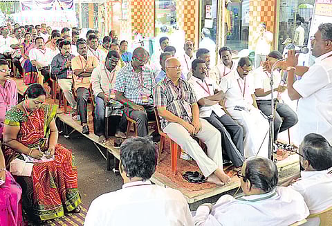 சென்னையில் ஜாக்டோ-ஜியோ அமைப்பினர் காலவரையற்ற உண்ணாவிரதம்