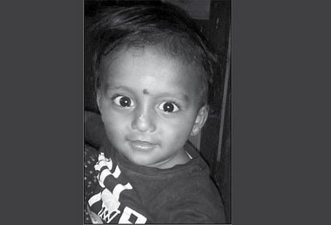 பனப்பாக்கம் அருகே பள்ளி வேன் மோதி 1 வயது குழந்தை பலி