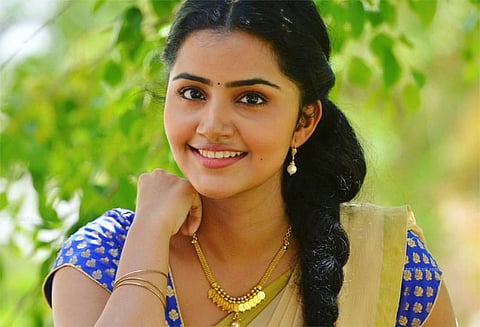 அனுபமா பரமேஸ்வரன் மீது புகார்