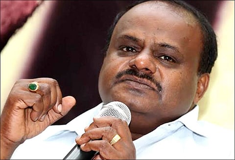 ஆட்சி நிர்வாகத்தில் குடும்பத்தினர் தலையீடு முதல்-மந்திரி குமாரசாமி கடும் அதிருப்தி