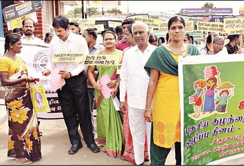 திண்டுக்கல்லில் குழந்தை தொழிலாளர் ஒழிப்பு விழிப்புணர்வு ஊர்வலம்
