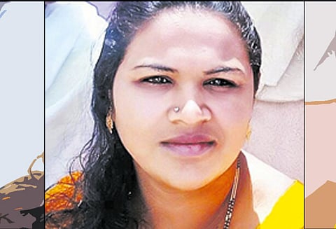 சொத்து தகராறில் அண்ணியை குத்திக்கொன்ற வாலிபர் சிக்கினார்