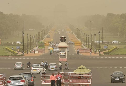 டெல்லியில் காற்றின் தர குறியீடு 500ஐ மீறி கடுமையான அளவை தொட்டது