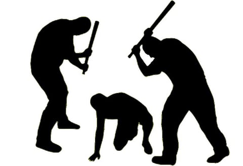 கொள்ளையர்கள் என நினைத்து கிராம மக்கள் தாக்கியதில் 2 பேர் சாவு