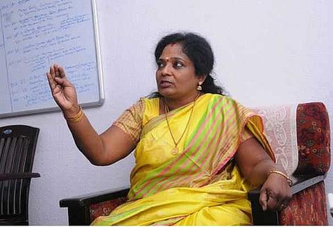 தீர்ப்பு தீர்வில்லாமல் வந்துள்ளது, ஊசிவெடியாக வெடித்து உள்ளது - பா.ஜனதா தலைவர் தமிழிசை