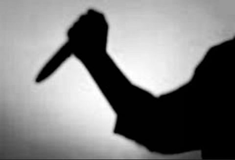 காதலியை கத்தியால் குத்திவிட்டு நாடகம் ஆடிய காதலன் கைது