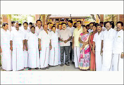 மக்கள் விரோத ஆட்சிக்கு 3 மாதங்கள் ஆயுள் நீடித்து இருக்கிறது