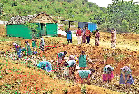 கடமலை-மயிலை ஒன்றியத்தில் 3 கிராமங்களை தூய்மையாக மாற்ற திட்டம்