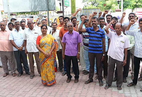 பி.எஸ்.என்.எல். ஒப்பந்த ஊழியர்கள் ஆர்ப்பாட்டம்