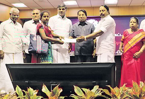 அடுத்த மாதம் தமிழகம் முழுவதும் ஐ.ஏ.எஸ். தேர்வு பயிற்சி மையங்கள் தொடங்கப்படும்