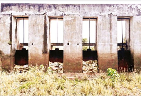 சேர்வாரி ஆற்றில் சேதமடைந்த கதவணை மதகு அடைப்புகளை புதுப்பிக்க வேண்டும் - விவசாயிகள் கோரிக்கை