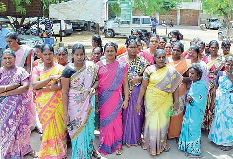 ஸ்டெர்லைட் ஆலையை உடனடியாக அப்புறப்படுத்த வேண்டும்