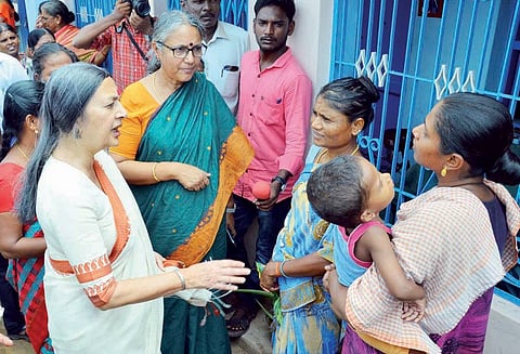 தூத்துக்குடி துப்பாக்கி சூடு குறித்து ஐகோர்ட்டு கண்காணிப்பில் விசாரணை நடத்த வேண்டும்