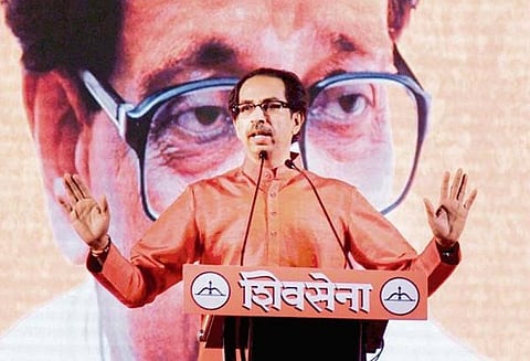 கவர்னர் உடனான மோதல் விவகாரம்: டெல்லி முதல்-மந்திரி கெஜ்ரிவாலுக்கு உத்தவ் தாக்கரே ஆதரவு