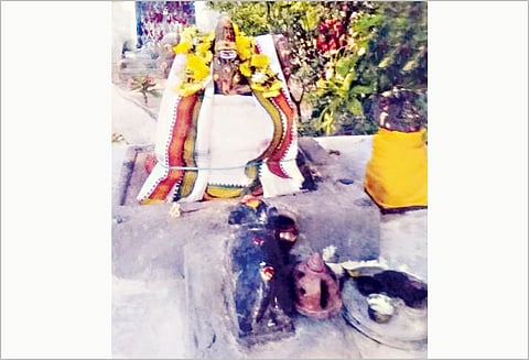 நடராஜர் கோவில் சிலைகள் கடத்தல்: செயல் அலுவலர் உள்பட 5 பேர் மீது வழக்கு