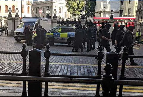 லண்டன் ரயில் நிலையத்தில் வெடிகுண்டு வைத்திருப்பதாக பீதி கிளப்பிய நபர் கைது