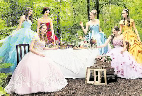 இரவலாக கிடைக்கும் இளவரசி உடைகள்