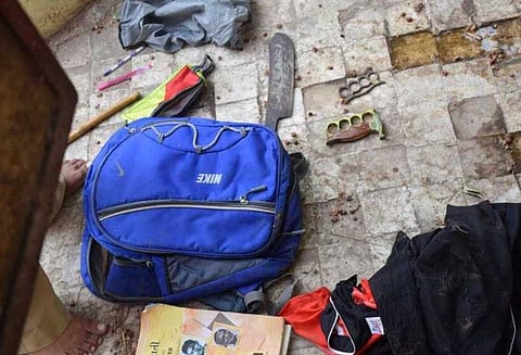 குஜராத்தில் அதிர்ச்சி சம்பவம்: பள்ளிக்கூடத்தில் 9-ம் வகுப்பு மாணவன் குத்திக்கொலை