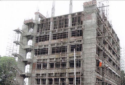 ஆர்க்கிடெக்ட் மற்றும் கான்ட்ராக்டர் தேர்வு