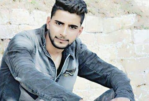 காஷ்மீரில் போலீஸ் அதிகாரி இர்பான் அகமது எங்கள் இயக்கத்தில் இணைந்தார் - ஹிஸ்புல் பயங்கரவாத இயக்கம்