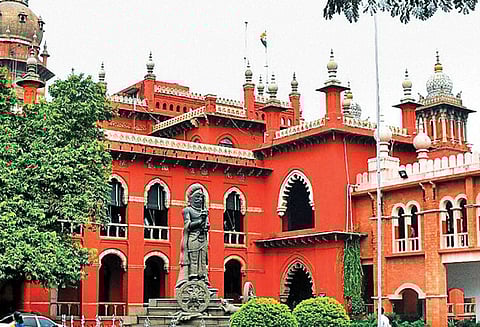 மெட்ரோ ரெயில் கட்டணத்தை குறைக்க கோரிய வழக்கு தள்ளுபடி ஐகோர்ட்டு உத்தரவு